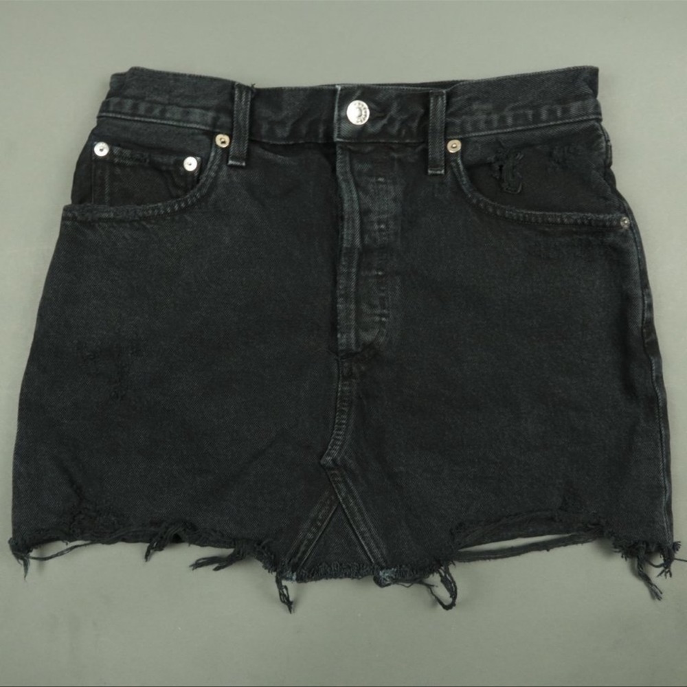 AGOLDE Quinn Mini Skirt in Black Rock
